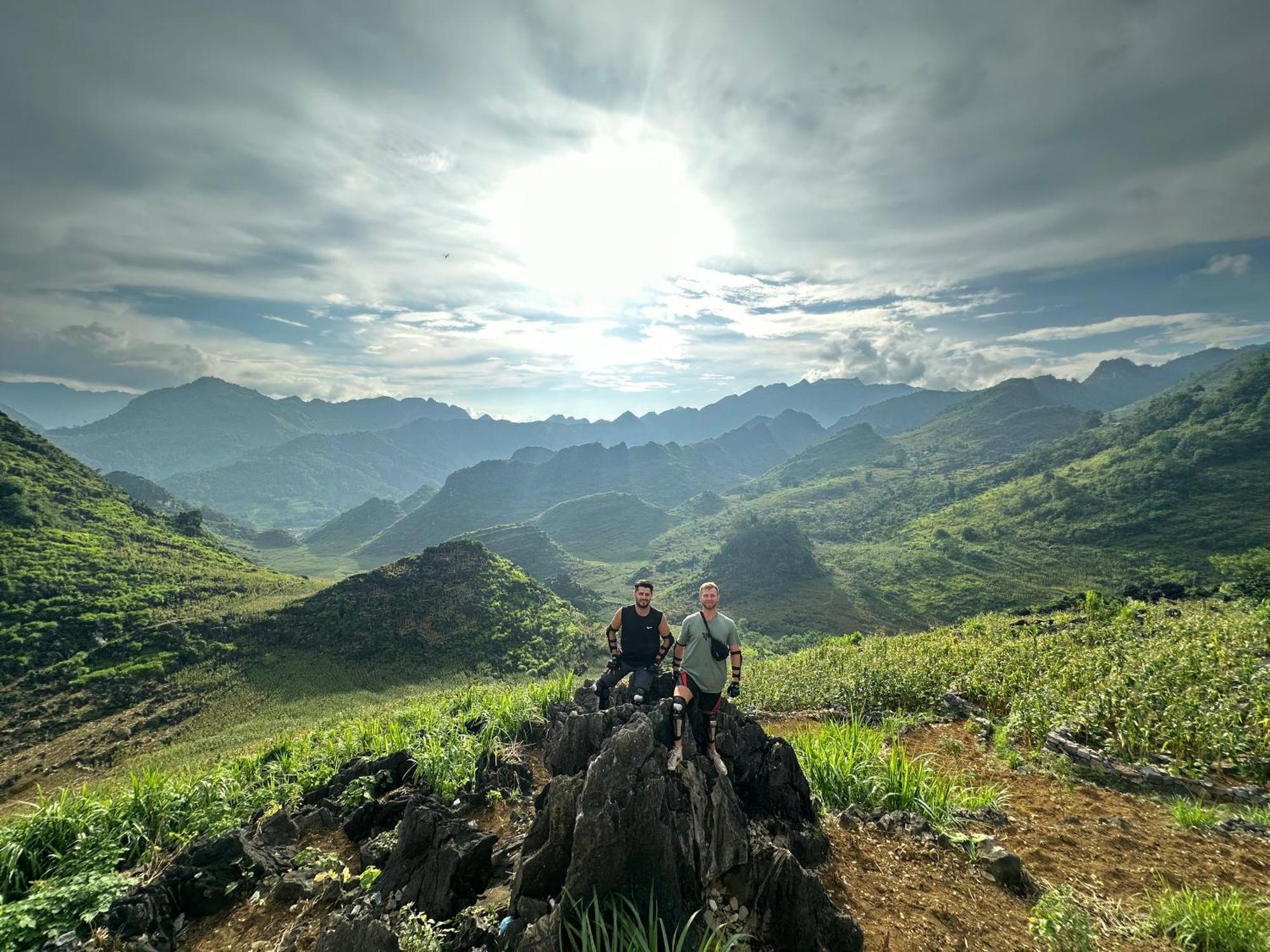 Ha Giang Safari Hostel & Motorbikes Zewnętrze zdjęcie